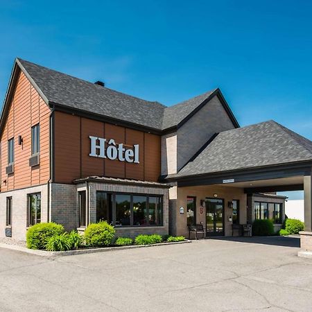 Econo Lodge Inn & Suites Saint Apollinaire Экстерьер фото