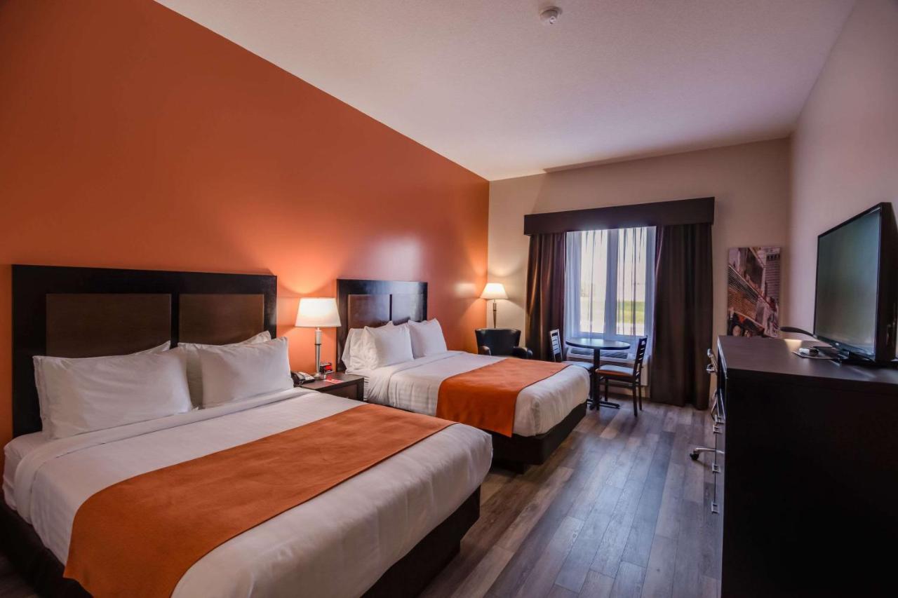 Econo Lodge Inn & Suites Saint Apollinaire Экстерьер фото