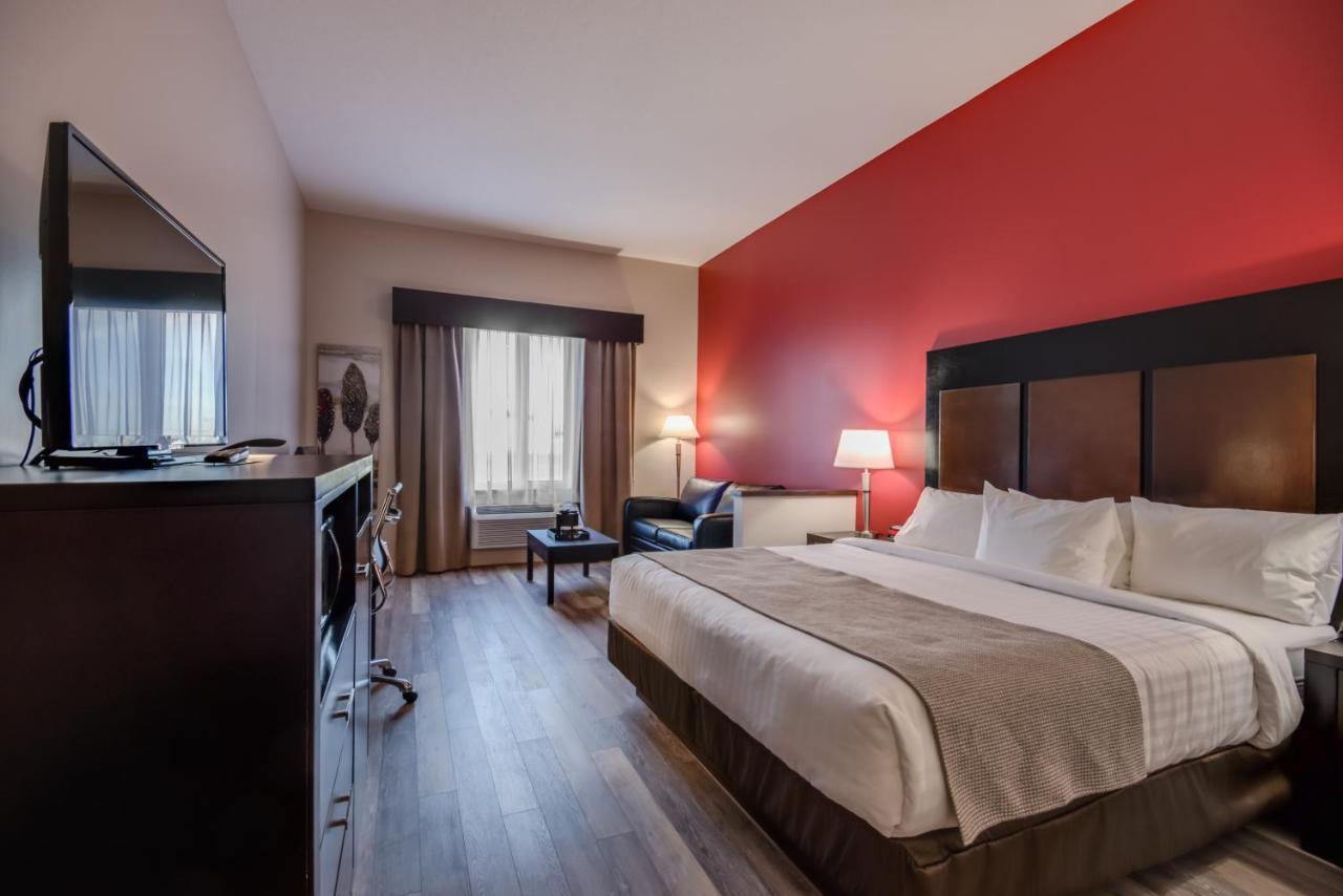 Econo Lodge Inn & Suites Saint Apollinaire Экстерьер фото